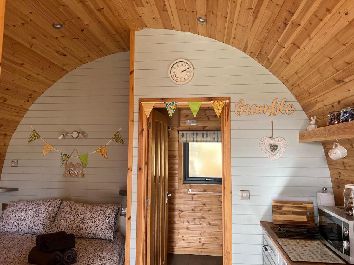 Hotel Daviot Luxury Pods Inverness Exterior foto